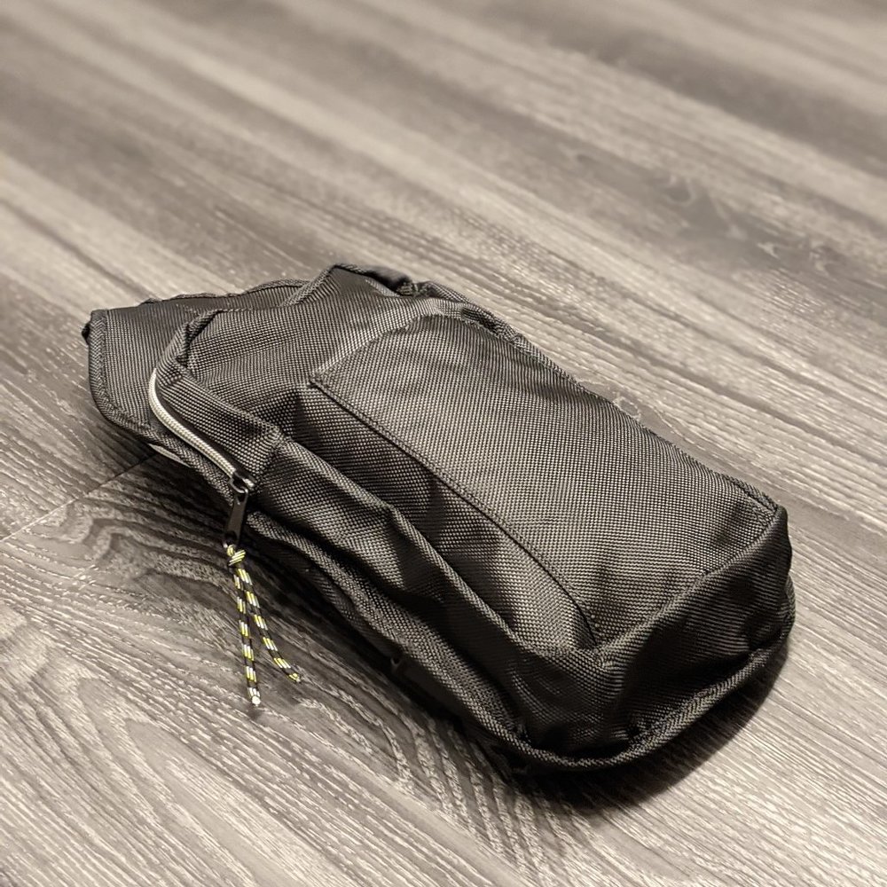 📣Host Pick📣 Urban Outfitters Utility Bag